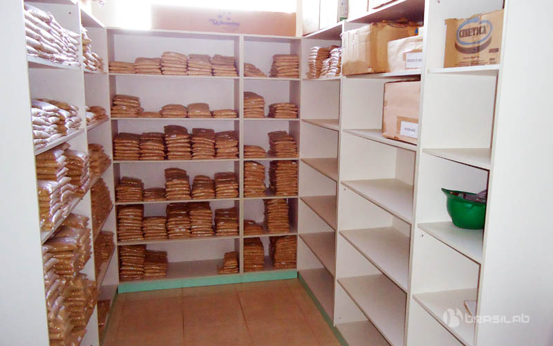 Armário Alto, Estoque