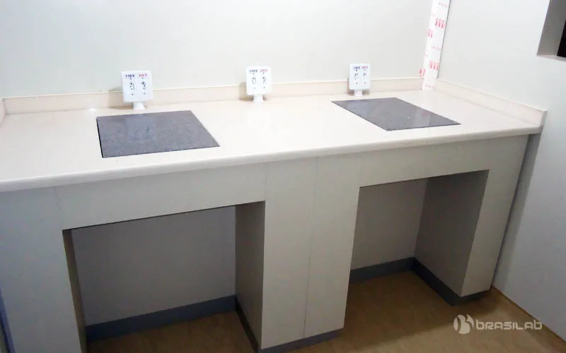 Bancada, Mobiliário, mesa antivibratória