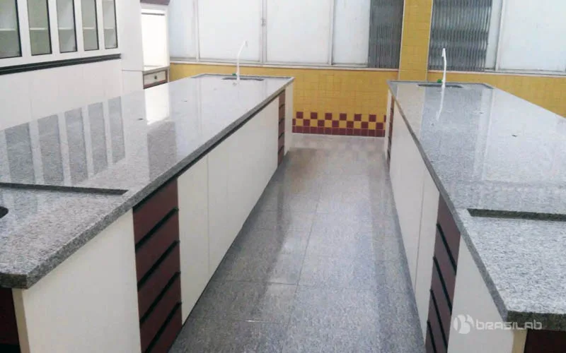 Mobiliário Completo, Bancada Central