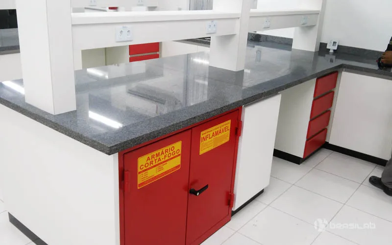 Bancada com Armário Corta fogo