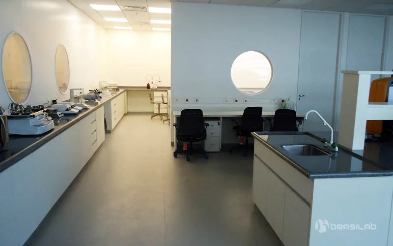 Mobiliário, Bancada central, Lateral