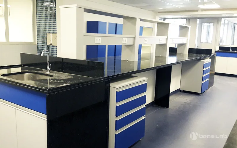 Bancada Central, Castelo