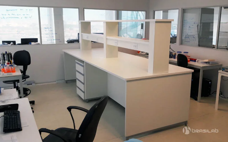 Bancada Central, castelo