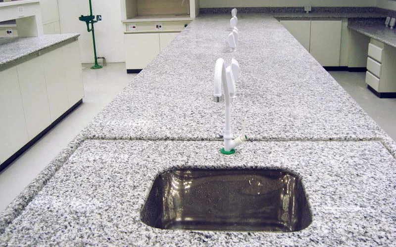 bancada, tomadas. Torneira, Cuba